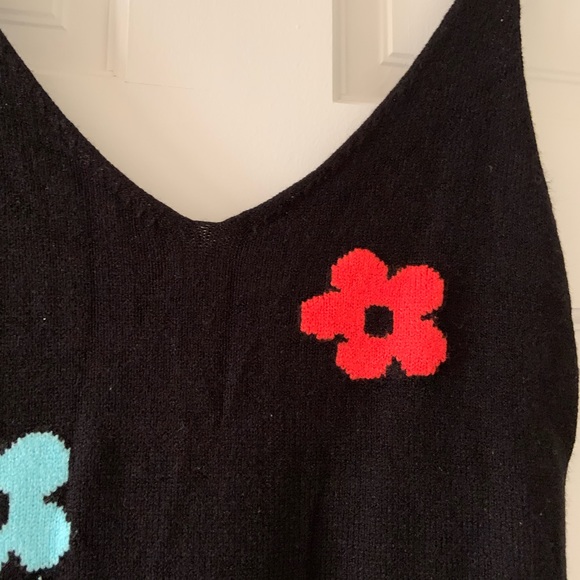 Black knit floral print dress, size small. Slit hem on both sides. - Picture 5 of 5